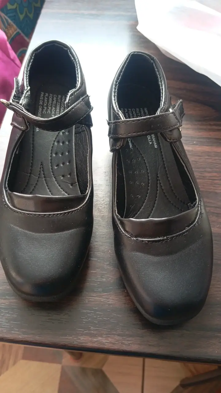 Zapatos escolares negros para niña con velcro - 1
