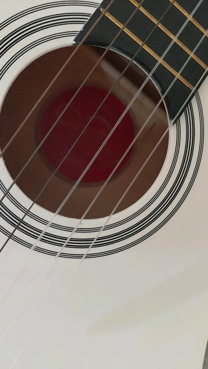 Guitarra clásica blanca Sevillana con funda - 2