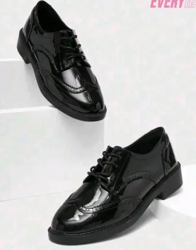 Zapatos de charol negro estilo Oxford mujer 38 - miniatura 1