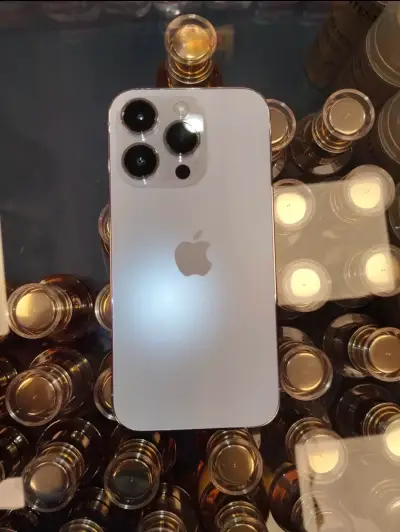 iPhone 14 Pro en buen estado - miniatura 2