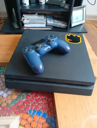 Consola PS4 con control y juegos incluidos - miniatura 1