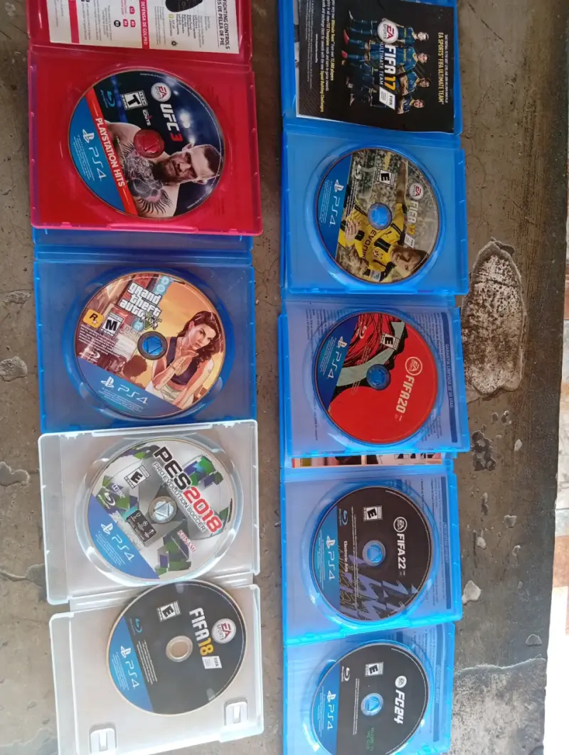 Consola PS4 con control y juegos incluidos - 2