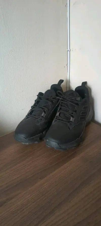 Zapatillas negras Adidas Terrex para hombre - miniatura 2