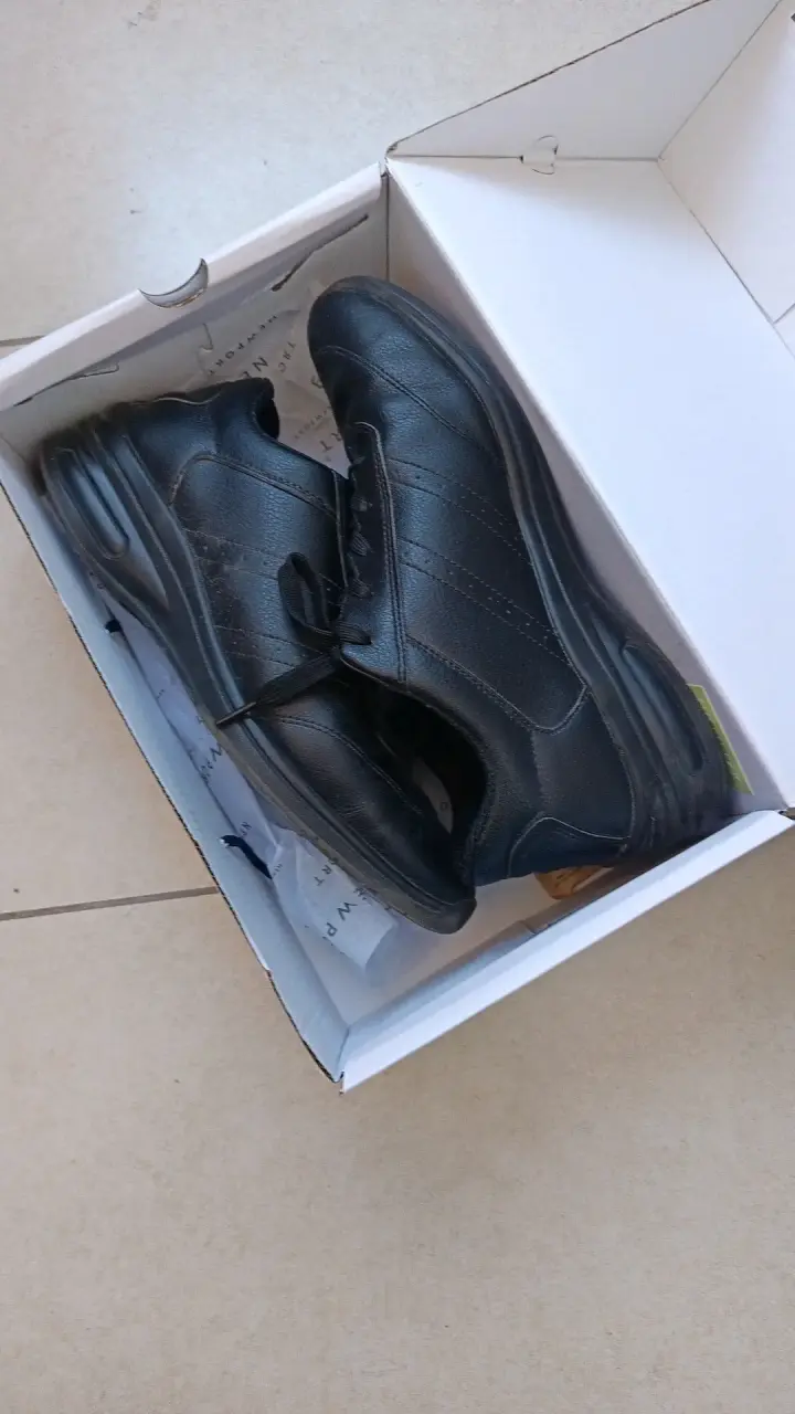 Zapatos Negros de Cuero para Hombre
