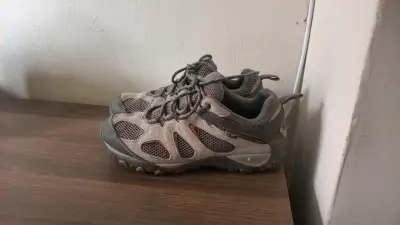 Zapatillas de senderismo Merrell gris para hombre - miniatura 1