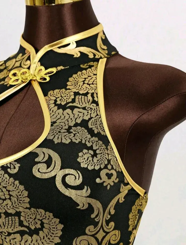 Vestido oriental negro y dorado con diseño floral - 4