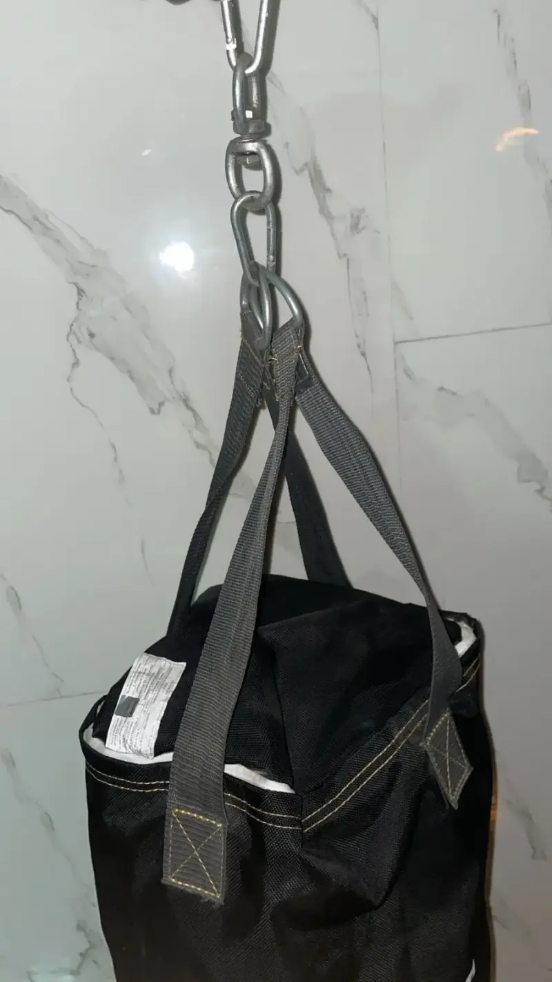 Saco de Boxeo Everlast Negro 70 lbs con Soporte - 3