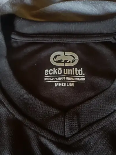 Polera deportiva Ecko Unltd negra con número 87 - miniatura 4
