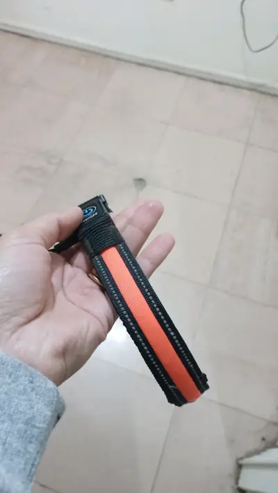 Collar LED para mascotas recargable - miniatura 2