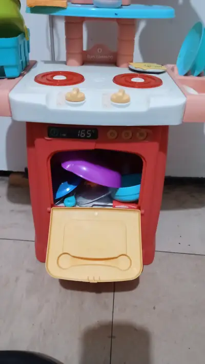 Cocina de juguete para niños con accesorios - miniatura 2