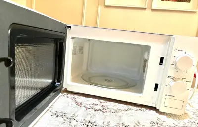Microondas Thomas 700W blanco con temporizador - miniatura 4