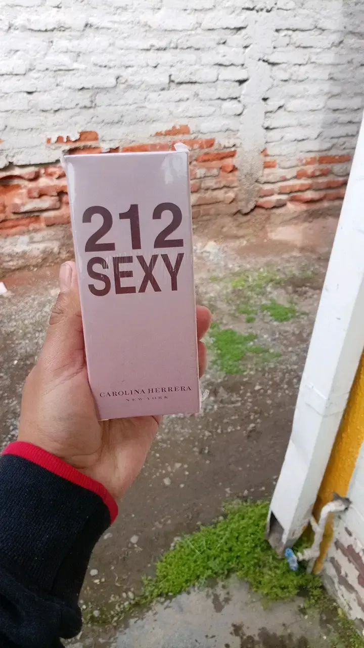 Perfume 212 Sexy de Carolina Herrera - 2