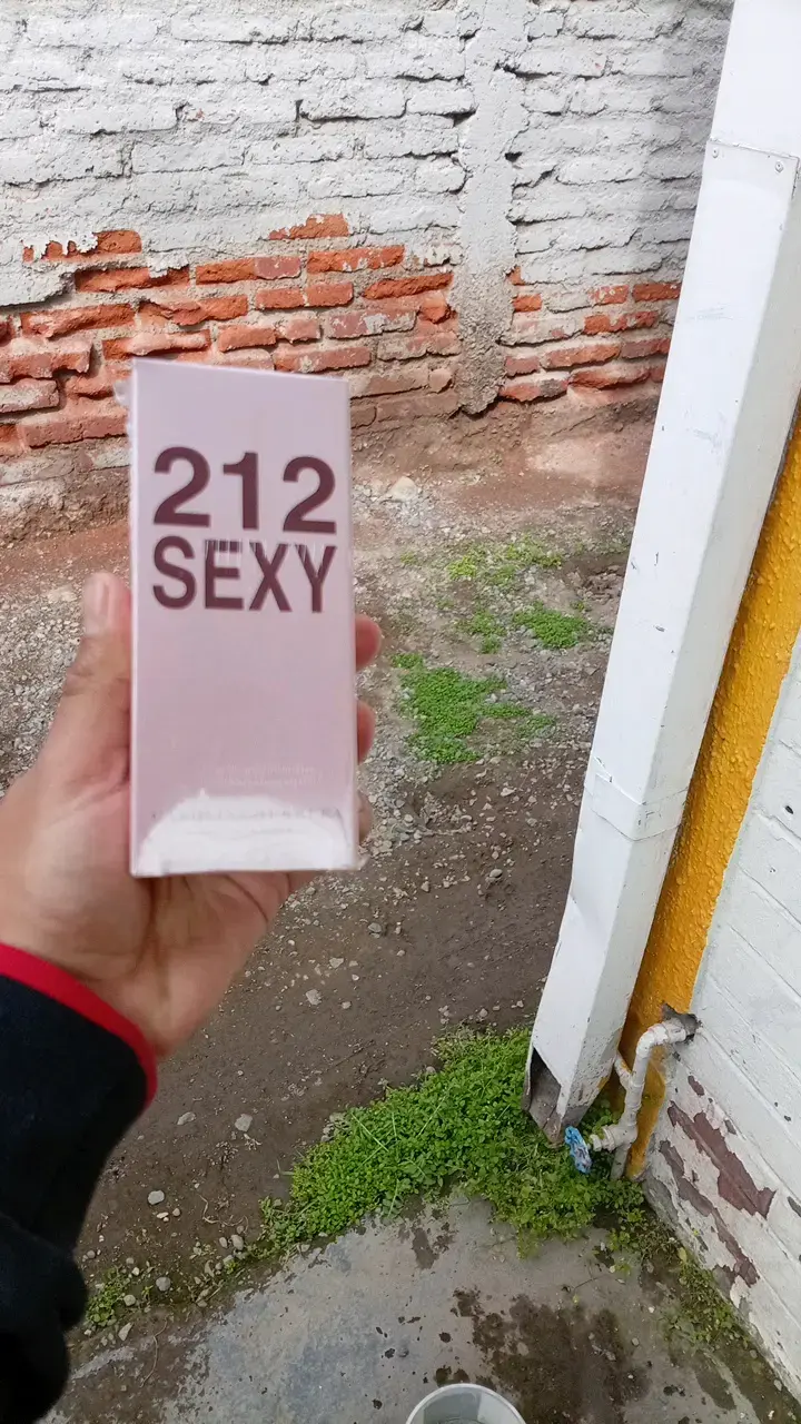 Perfume 212 Sexy de Carolina Herrera - 3