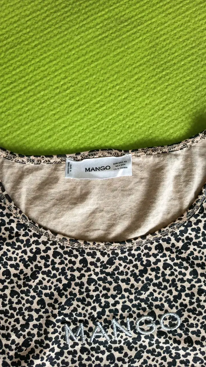 Polera estampada de leopardo Mango - 2