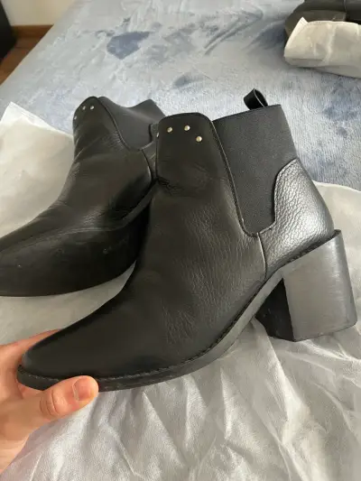 Botines de cuero negro con tachas - miniatura 2