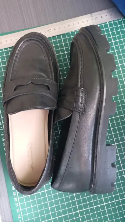 Zapatos mocasines negros de cuero Aldo - miniatura 3