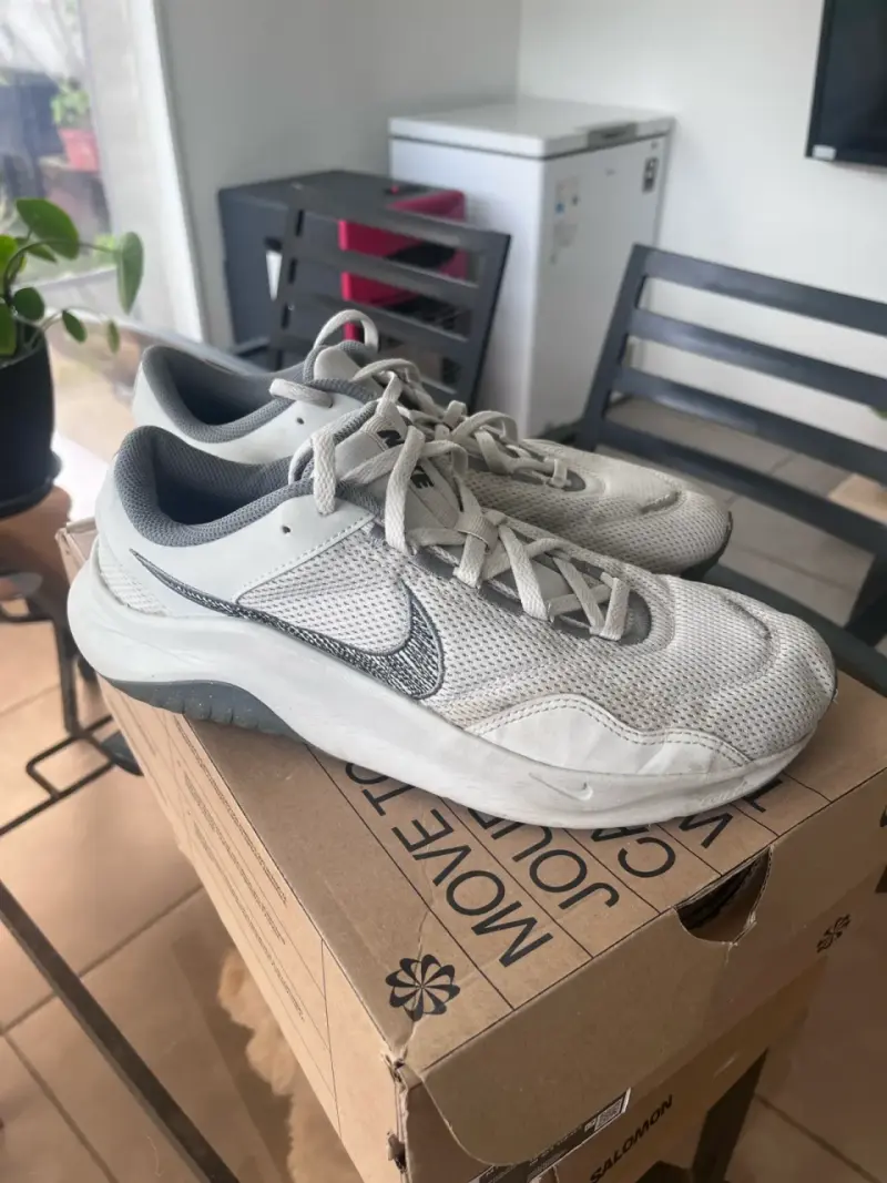 Zapatillas Nike Legend Essential 3 NN Talla 42.5 - 4