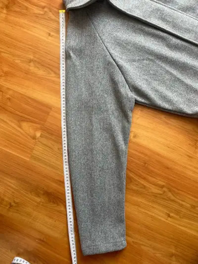 Chaqueta gris de lana para mujer - miniatura 3