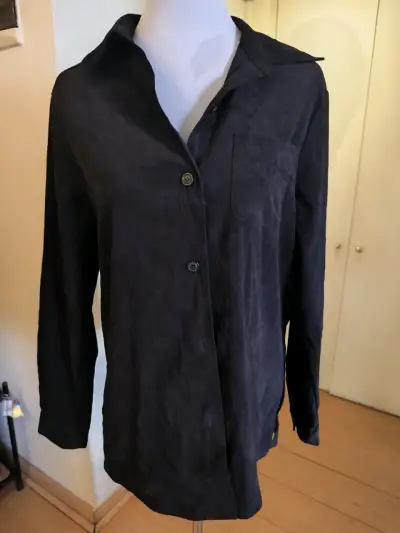 Camisa negra de manga larga para mujer - miniatura 1