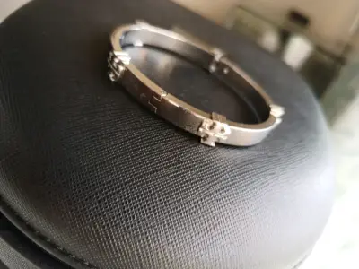 Pulsera de acero inoxidable Tory Burch - miniatura 4