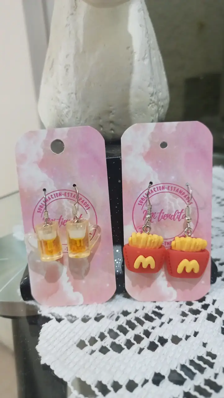 Aros divertidos de cerveza y papas fritas