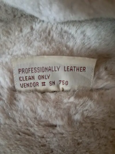 Chaqueta de cuero con forro de piel sintética - miniatura 4