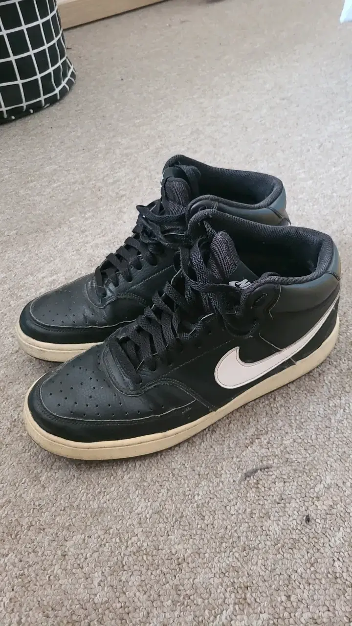 Zapatillas nike negras de caña alta - 1