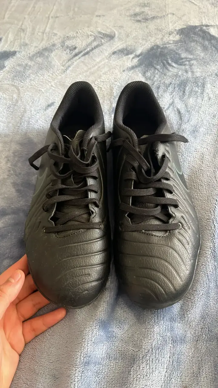 Zapatillas de fútbol Nike negras para césped - 1