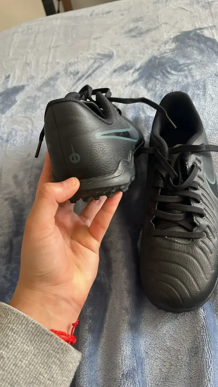 Zapatillas de fútbol Nike negras para césped - 4