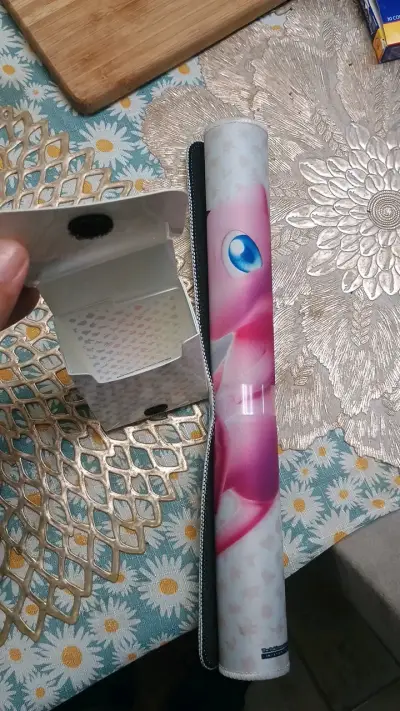 Tapete y deck box Pokémon 151 - miniatura 1