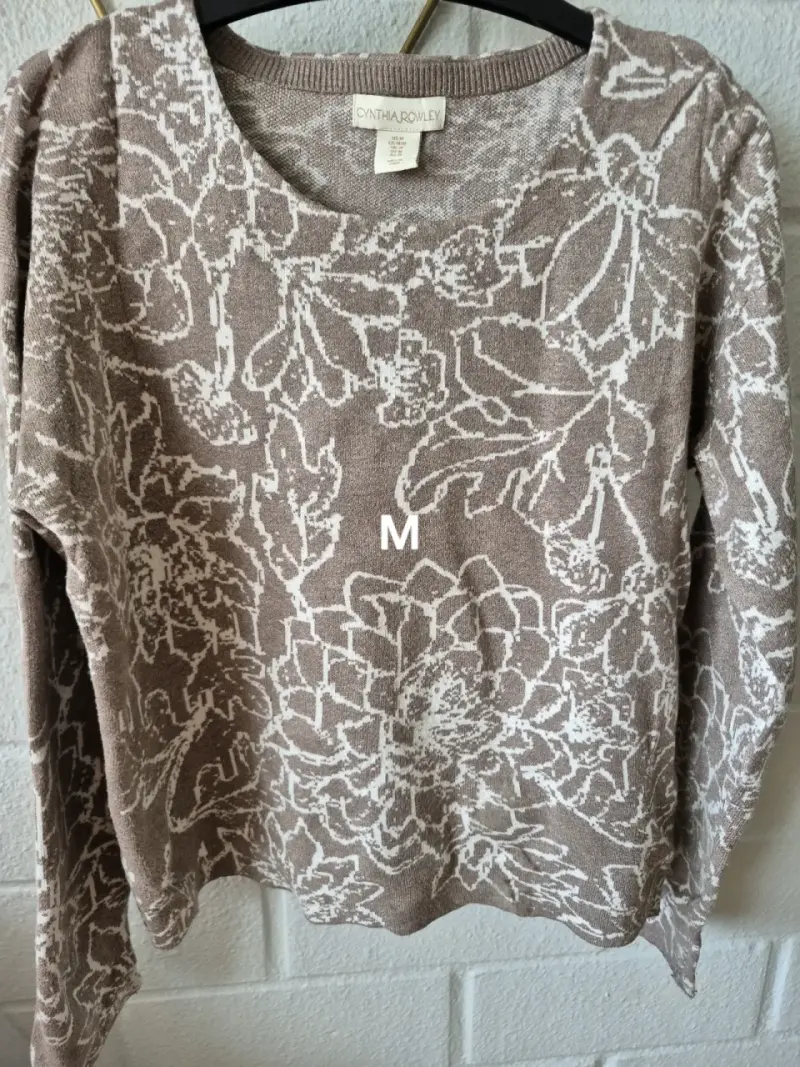 Suéter floral beige Cynthia Rowley talla M