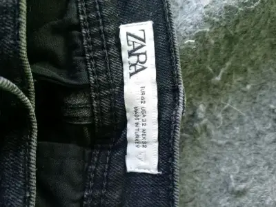Pantalones cargo negros Zara para hombre - miniatura 1