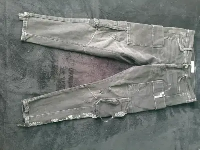 Pantalones cargo negros Zara para hombre - miniatura 2