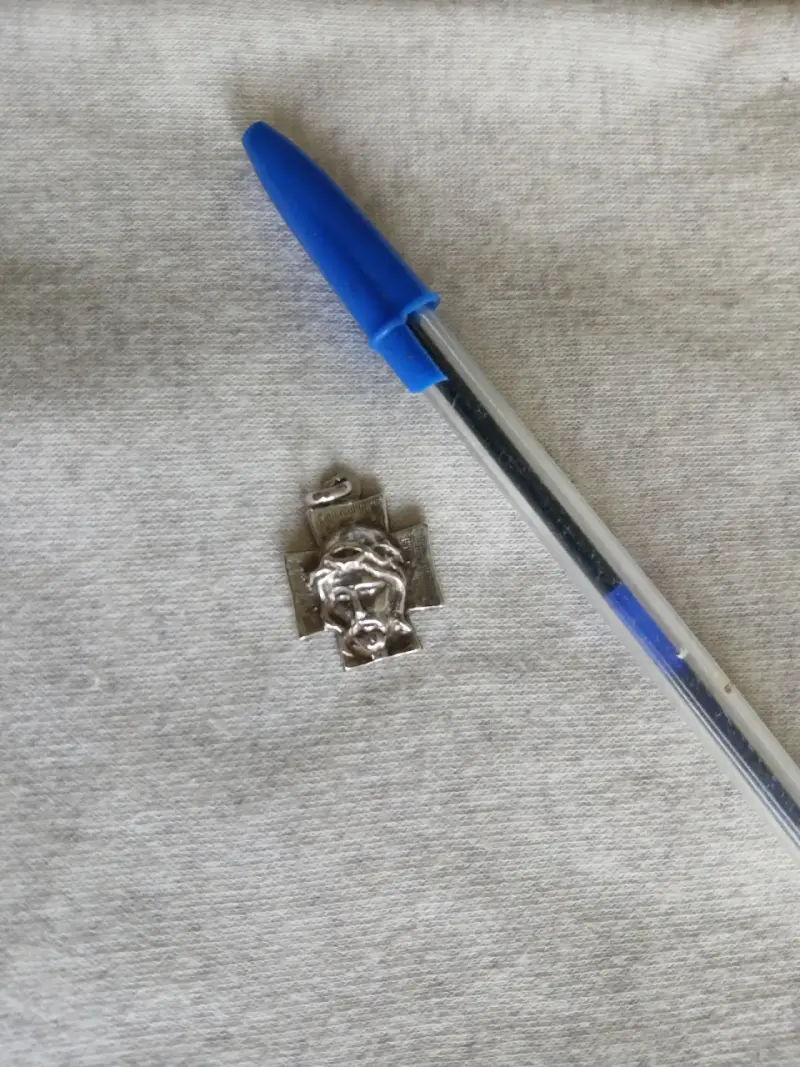 Colgante de plata con diseño de Cristo - 2
