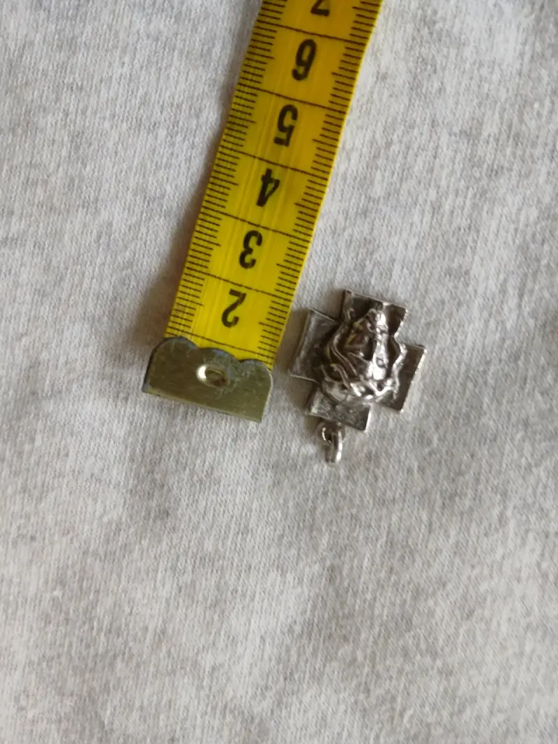 Colgante de plata con diseño de Cristo - 4