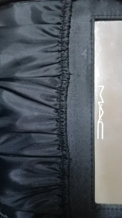 Estuche de Maquillaje MAC Negro con Divisiones - miniatura 2
