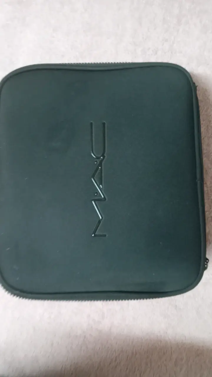 Estuche de Maquillaje MAC Negro con Divisiones - 3