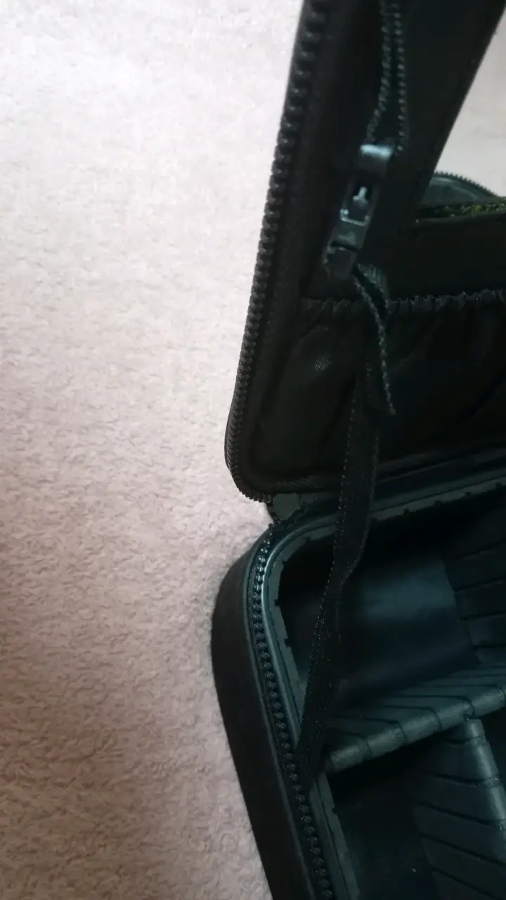 Estuche de Maquillaje MAC Negro con Divisiones - 6