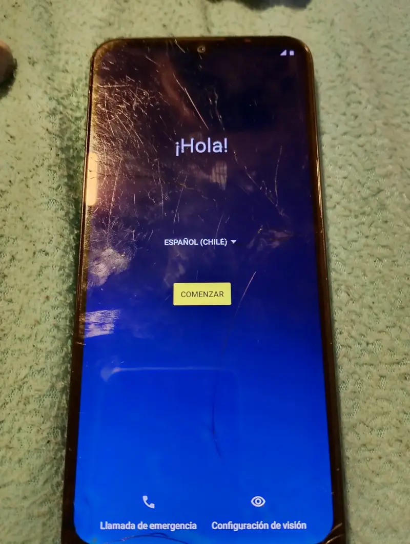 Teléfono inteligente con pantalla dañada - 2