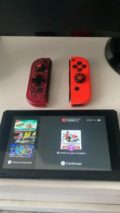 Consola Nintendo Switch con Joy-Con personalizados - miniatura 1