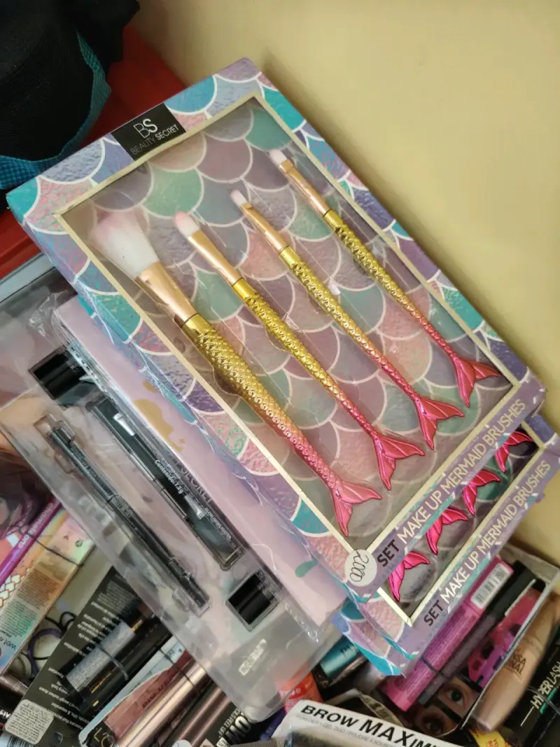 Set de maquillaje Maybelline y Armaf - 5