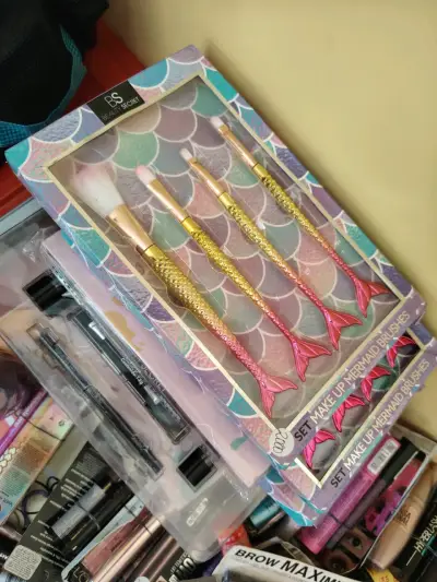 Set de maquillaje Maybelline y Armaf - miniatura 5