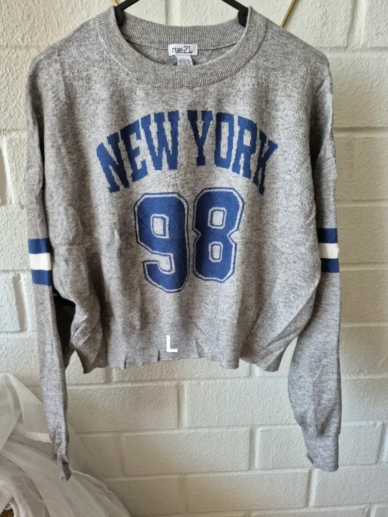Polerón gris Rue21 New York 98