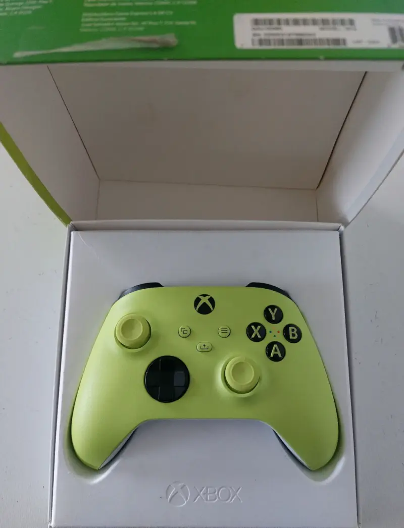 Control Xbox Electric Volt color verde - 3