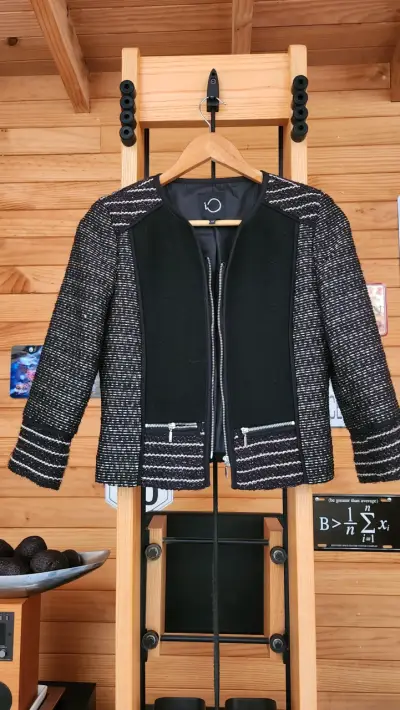 Chaqueta de tweed negra con cierre y bolsillos - miniatura 1