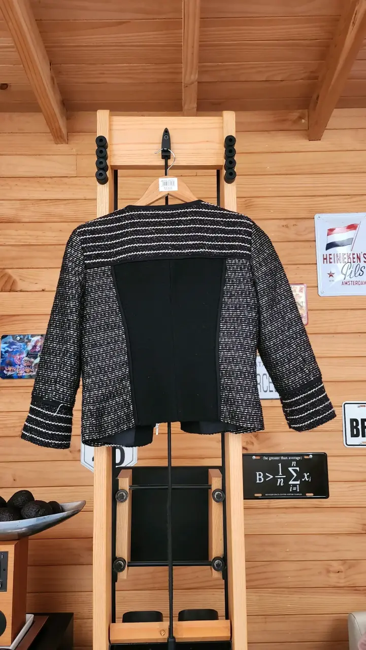 Chaqueta de tweed negra con cierre y bolsillos - 2