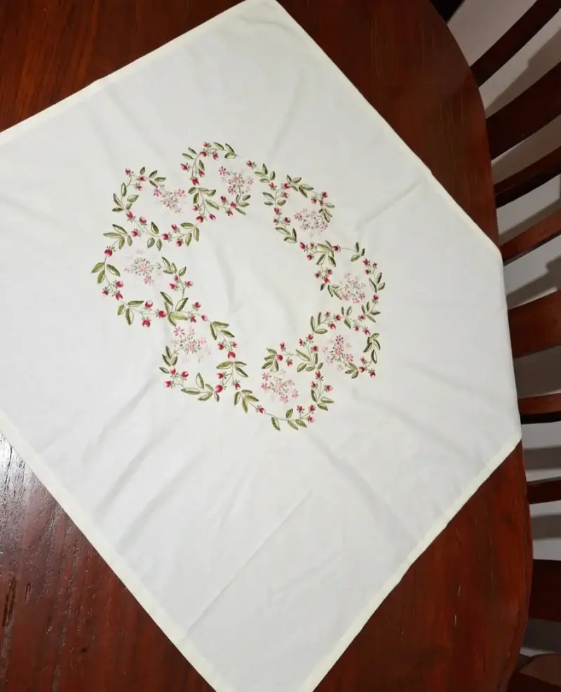 Mantel bordado floral blanco - 1