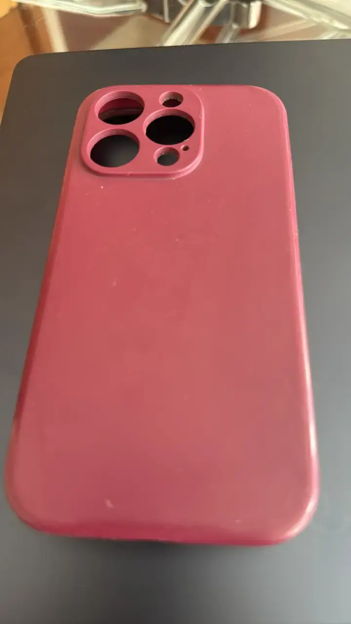 Funda protectora roja para iPhone 15 Pro - 1