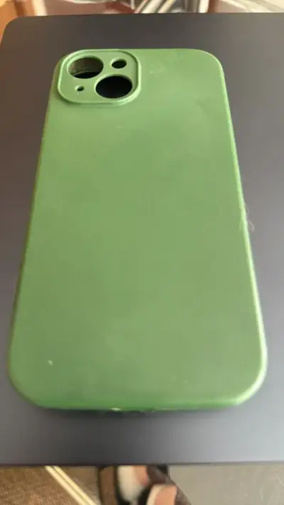 Funda verde para iPhone 13/14 en buen estado - miniatura 1