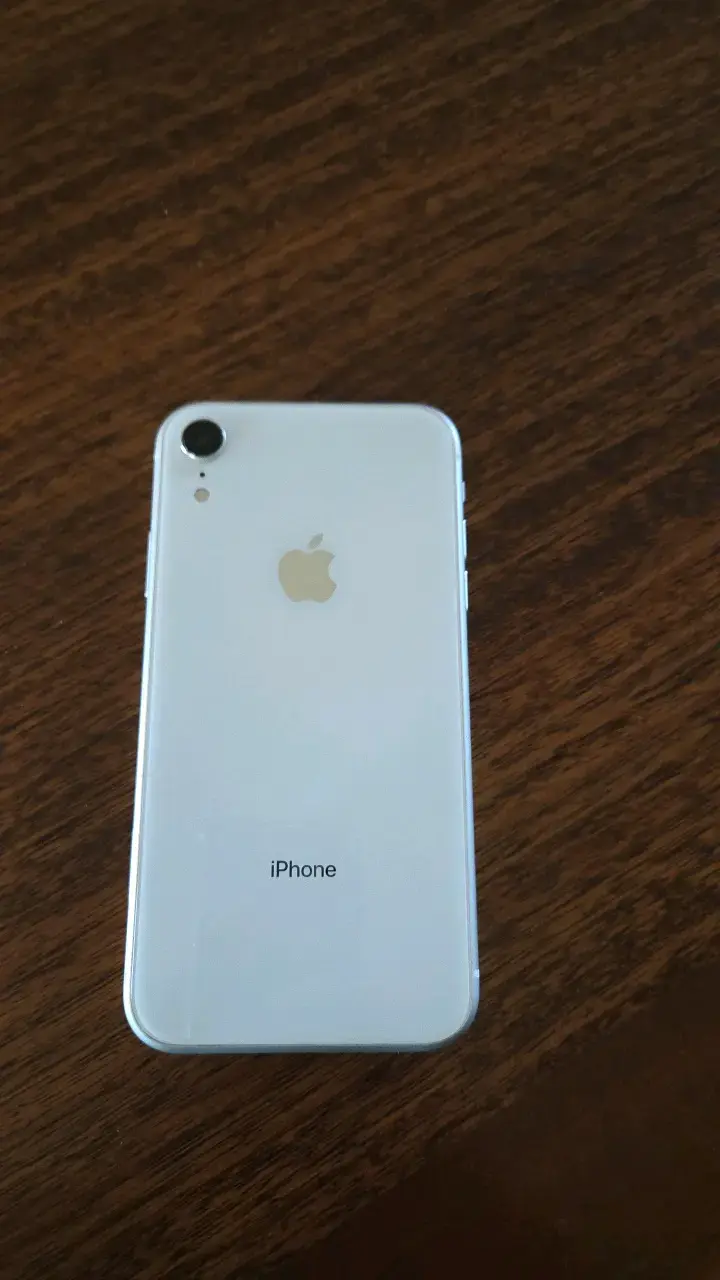 iPhone XR en buen estado color blanco - 2